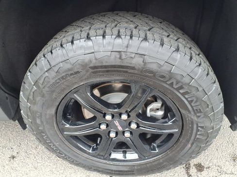 Used 2023 GMC Acadia AT4 w/ Technology Package AWD/4WD image 29