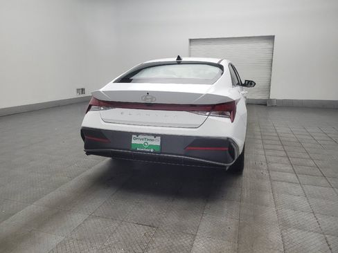 Used 2025 Hyundai Elantra SEL FWD image 7