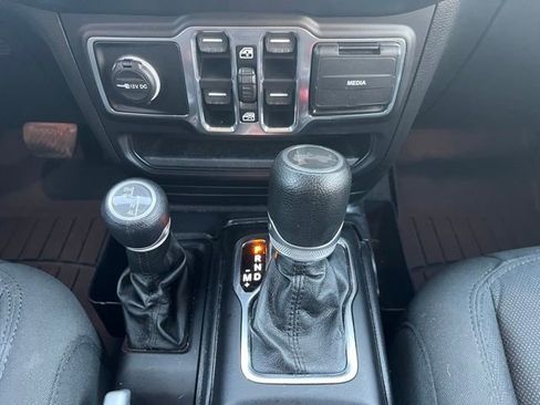 Used 2020 Jeep Wrangler Unlimited Sport image 24