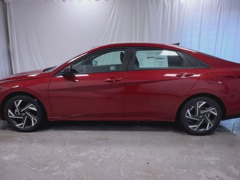 Used 2025 Hyundai Elantra Sport w/ Cargo Package image 5