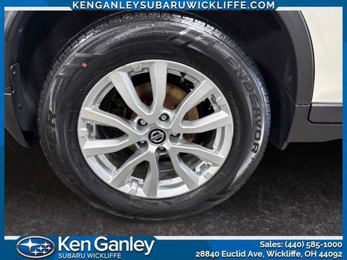 Used 2018 Nissan Rogue SV AWD/4WD image 23