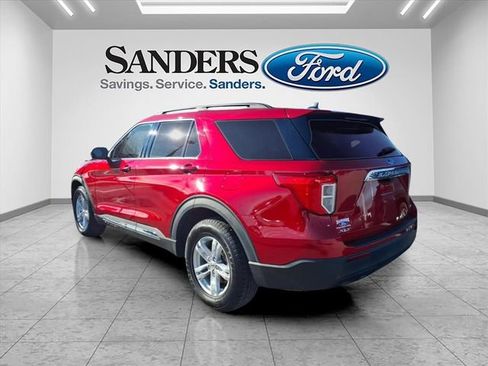 Used 2022 Ford Explorer XLT image 4
