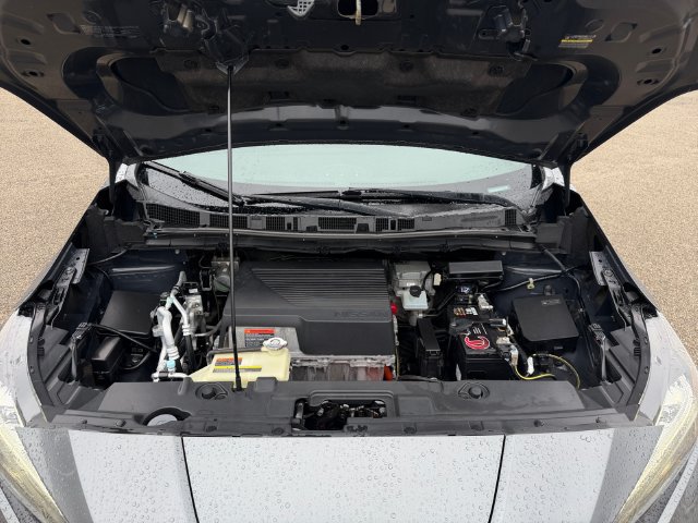 Used 2018 Nissan Leaf SL w/ SL Technology Package FWD image 20