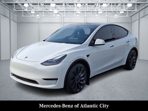 Used 2025 Tesla Model Y Performance AWD/4WD image 3