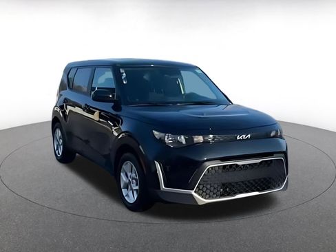 Used 2025 Kia Soul LX w/ LX Technology Package image 16