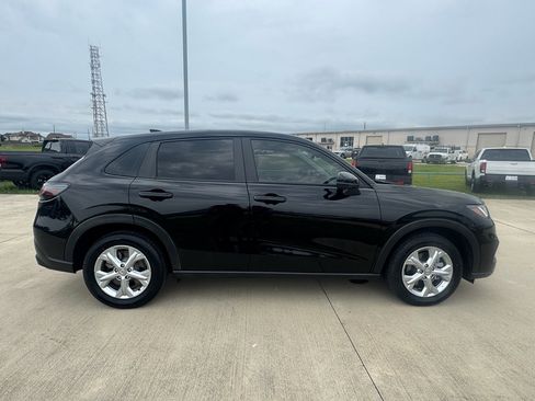 Certified 2023 Honda HR-V LX image 9
