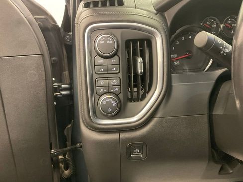 Used 2021 Chevrolet Silverado 1500 LT Trail Boss w/ Convenience Package II AWD/4WD image 18
