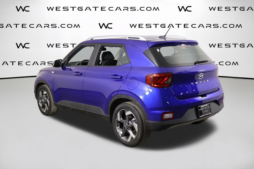 Used 2025 Hyundai Venue SEL FWD image 38