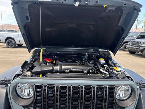 Used 2025 Jeep Wrangler Unlimited Sport AWD/4WD image 15