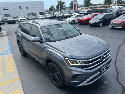 Used 2023 Volkswagen Atlas SE AWD/4WD image 6