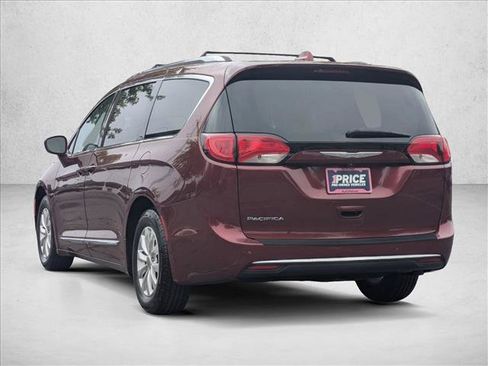 Used 2018 Chrysler Pacifica Touring-L w/ Advanced Safetytec Group FWD image 8