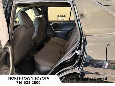 Used 2021 Toyota RAV4 SE w/ Weather & Moonroof Package AWD/4WD image 13