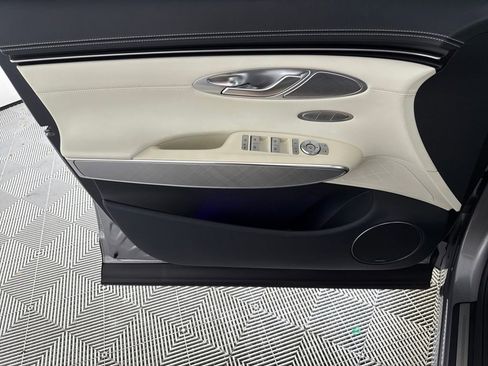 Used 2025 Genesis Electrified GV70 Advanced w/ Prestige Package image 12