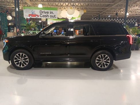 Used 2025 Ford Expedition Platinum AWD/4WD image 9