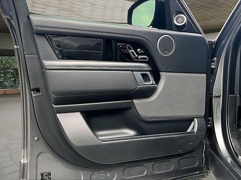 Used 2018 Land Rover Range Rover image 17