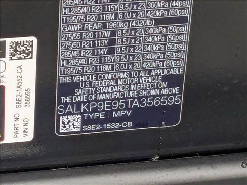 New 2026 Land Rover Range Rover SE image 19