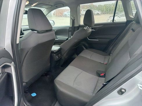 Used 2024 Toyota RAV4 XLE AWD/4WD image 9