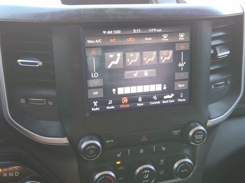Used 2019 RAM 1500 Big Horn AWD/4WD image 18