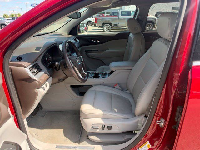 Used 2023 GMC Acadia SLT w/ Preferred Package FWD image 5