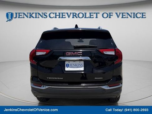 Used 2023 GMC Terrain SLT AWD/4WD image 6