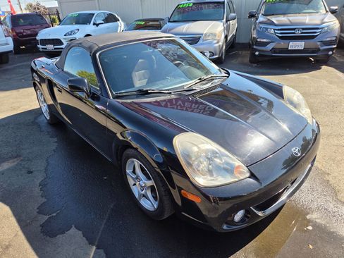 Used 2005 Toyota MR2 image 5