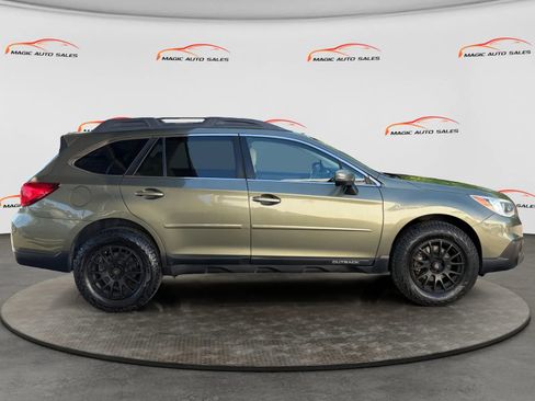 Used 2017 Subaru Outback 2.5i Limited AWD/4WD image 6