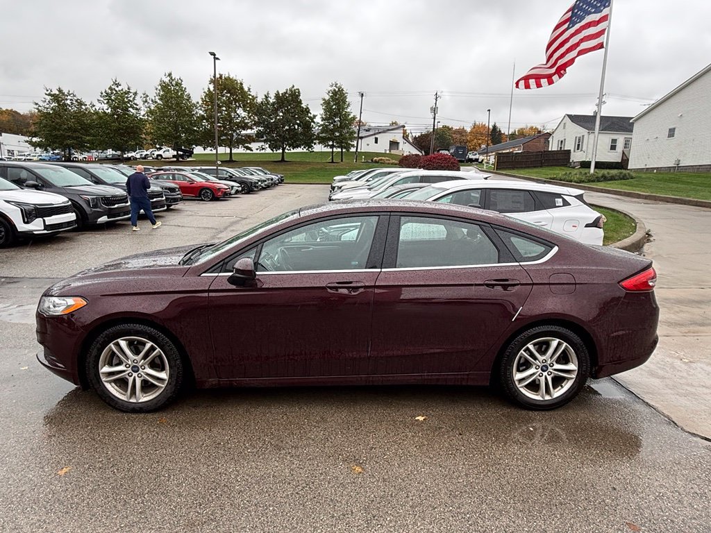 Used 2018 Ford Fusion SE w/ Fusion SE Technology Package FWD image 1