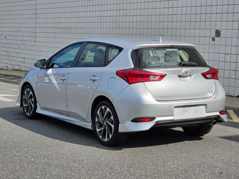 Used 2018 Toyota Corolla iM w/ All-Weather Mat Package FWD image 5