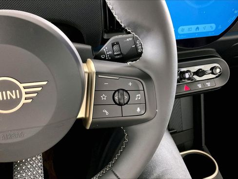 Certified 2025 MINI Cooper S FWD image 19