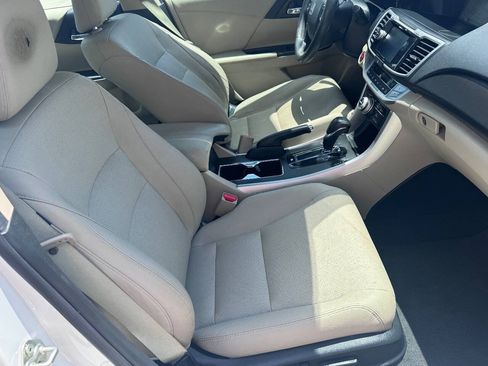 Used 2014 Honda Accord Touring image 18