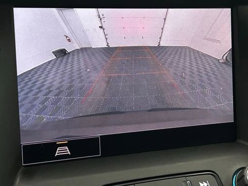 Used 2023 GMC Acadia SLE w/ Driver Convenience Package image 6