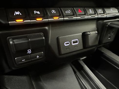 Used 2020 Chevrolet Silverado 1500 LTZ w/ LTZ Plus Package image 38