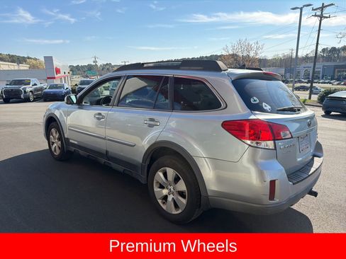 Used 2012 Subaru Outback 3.6R Limited w/ Moonroof Pkg image 4