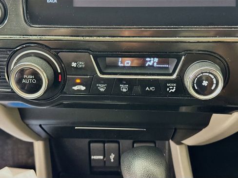 Used 2014 Honda Civic Hybrid Sedan image 19