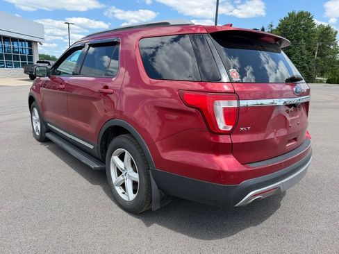 Used 2017 Ford Explorer XLT w/ Equipment Group 201A AWD/4WD image 7