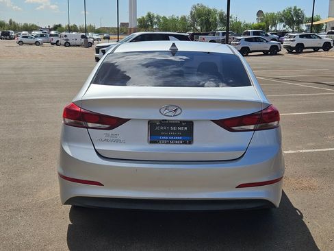 Used 2018 Hyundai Elantra SEL w/ Cargo Package FWD image 4