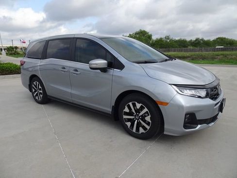 New 2026 Honda Odyssey EX-L image 3