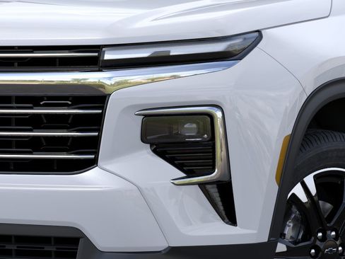 New 2027 Chevrolet Traverse LT FWD image 11