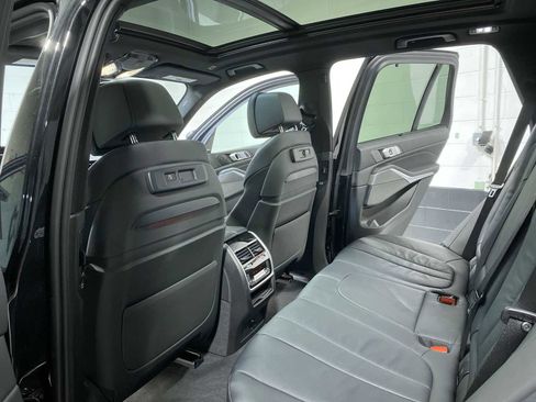 Used 2020 BMW X5 M50i image 12