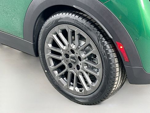 Certified 2025 MINI Cooper S FWD image 28