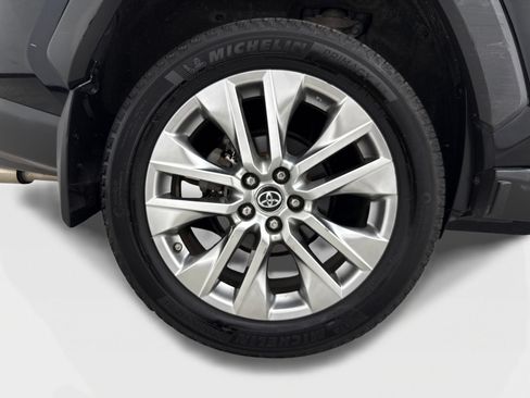 Used 2019 Toyota RAV4 Limited w/ Advanced Technology Package AWD/4WD image 49