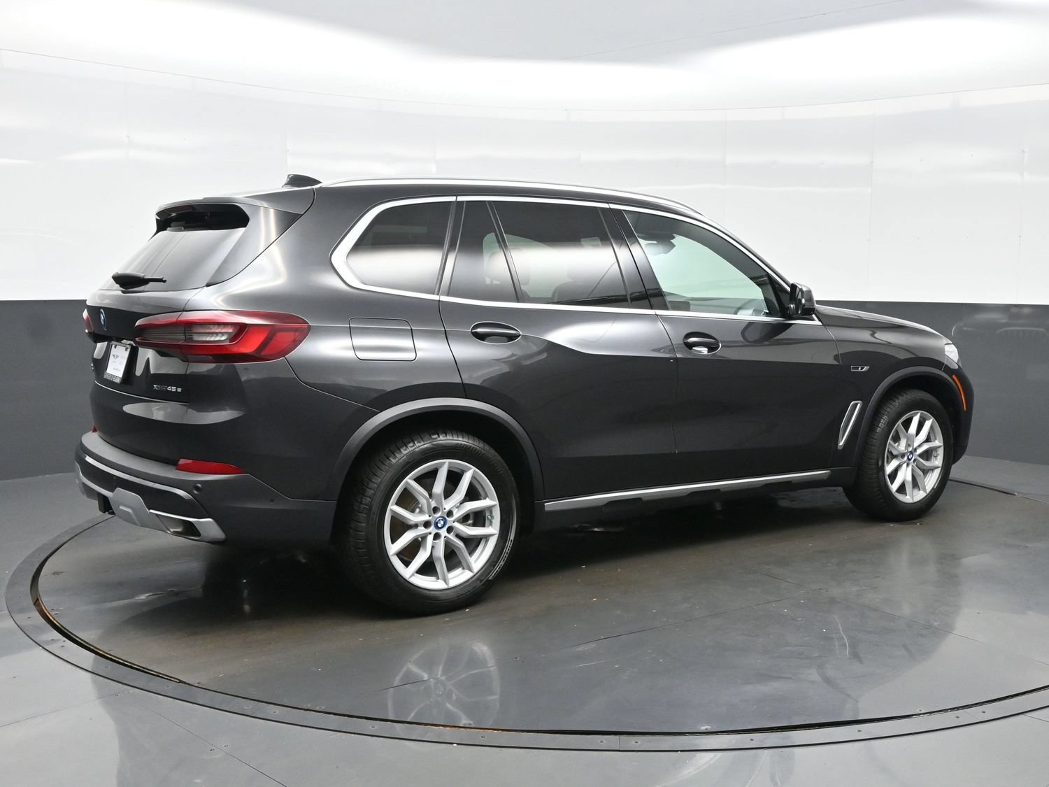 Used 2023 BMW X5 xDrive45e AWD/4WD image 6