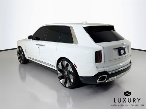 Used 2025 Rolls-Royce Cullinan AWD/4WD image 8