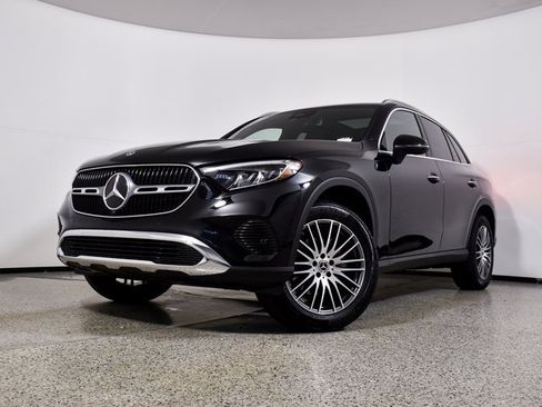 Certified 2025 Mercedes-Benz GLC 300 image 2