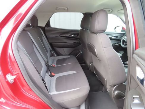 Used 2025 Chevrolet TrailBlazer LT AWD/4WD image 26