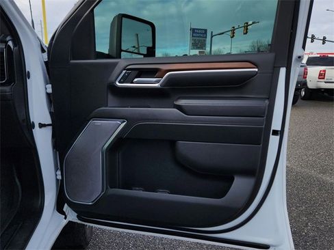 Used 2024 GMC Sierra 2500 Denali w/ Denali Reserve Package image 61