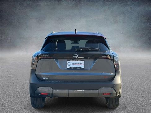 New 2026 Nissan Kicks SR image 3