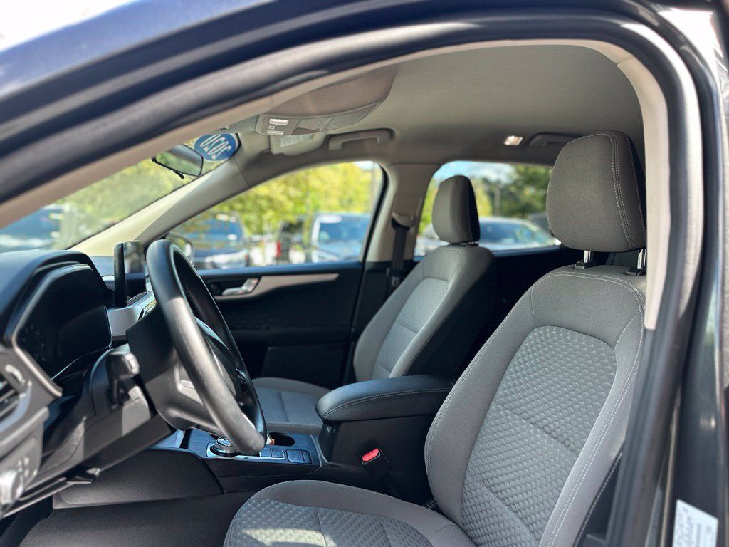 Used 2020 Ford Escape SE FWD image 6