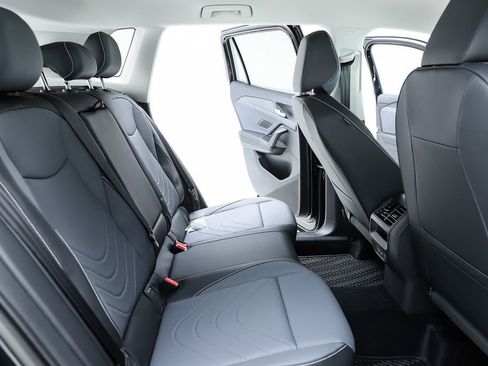 New 2026 Volkswagen Tiguan SE image 75