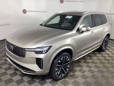 New 2026 Volvo XC90 T8 Plus w/ Protection Package Premier image 1
